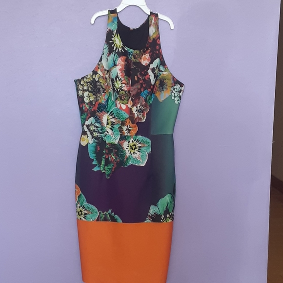 Dress - Picture 2 of 3